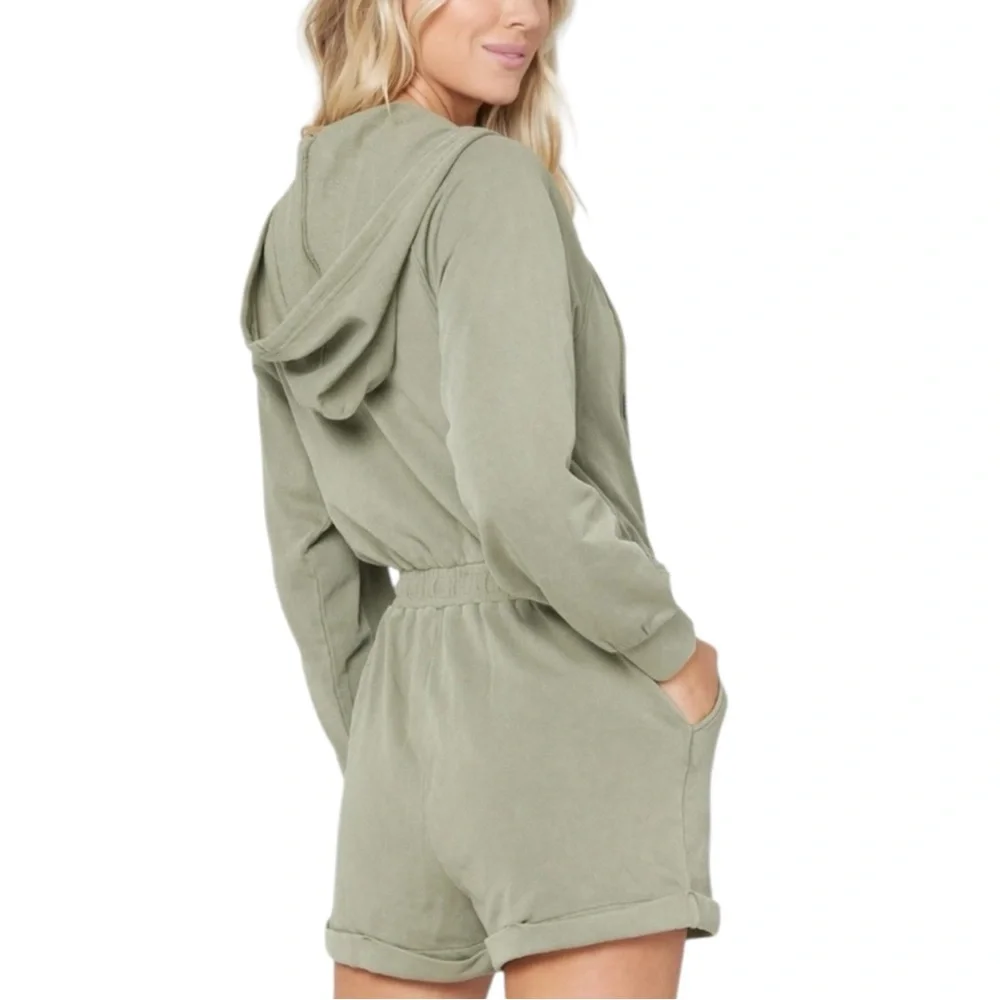 L*SPACE Stay Cool‎ Hooded Romper. Size XS